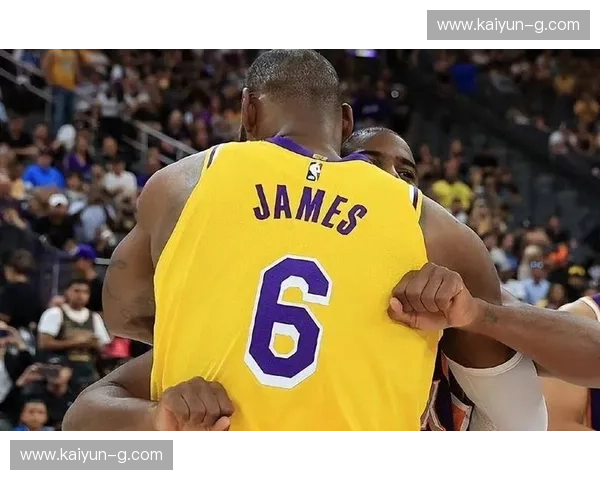 巅峰流量的落日余晖与新生：湖人vs勇士季前赛，这不只是一场热身